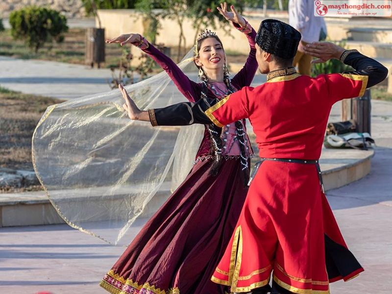 Tiếng Azerbaijan hay còn được gọi là Azeri