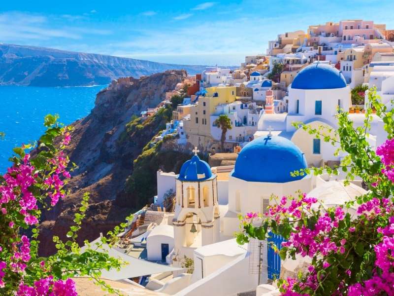 Santorini là một hòn đảo núi lửa tại Hy Lạp